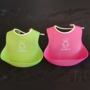 Baby Bjorn Bib Set (2) Plastic Food Catcher Bibs BPA Free Reusable Pink/Green